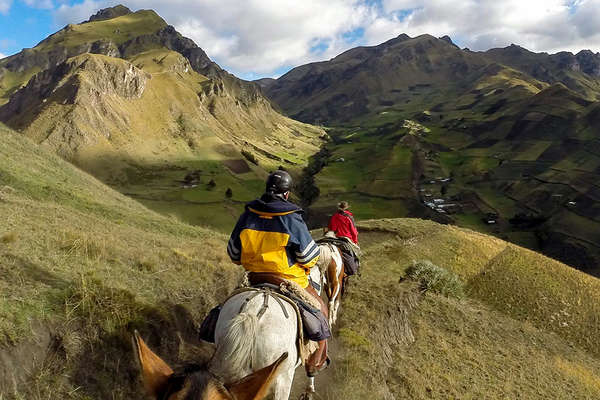 Trail ride in Ecuador from Cotopaxi to Quilotoa