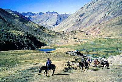 Expedition on horseback to the Sacred Valley