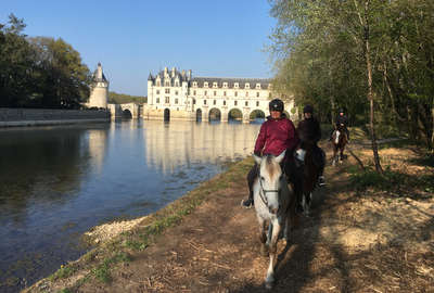 Riders discovering Chenonceau, Loire Valley, on horseback