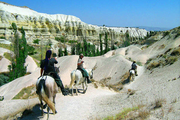 Discover Capadoccia in the saddle